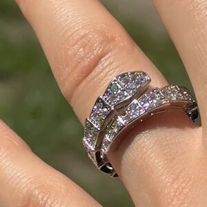 Serpenti Elegant Silver Crystal Ring